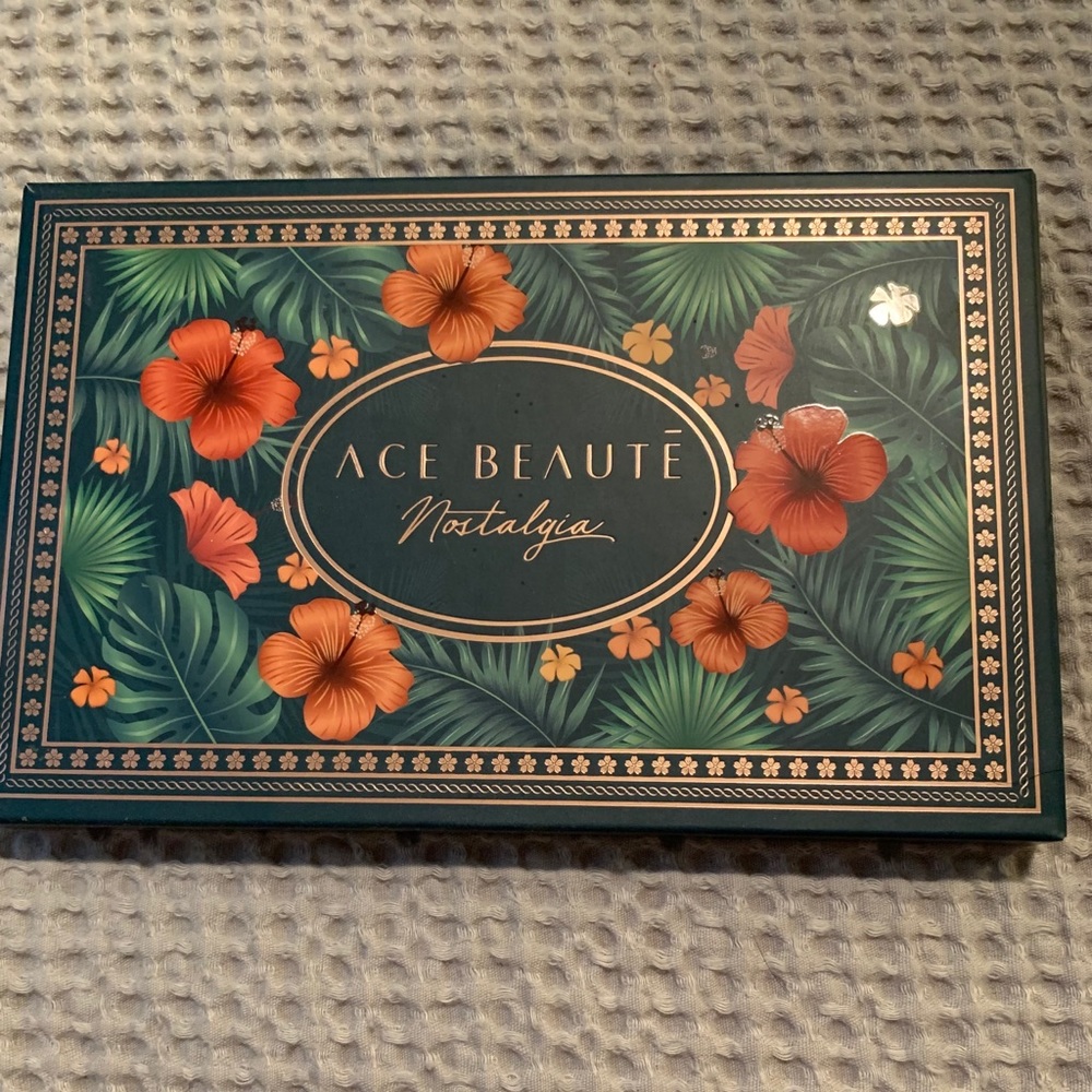 Ace Beaute NOSTAGLIA palette